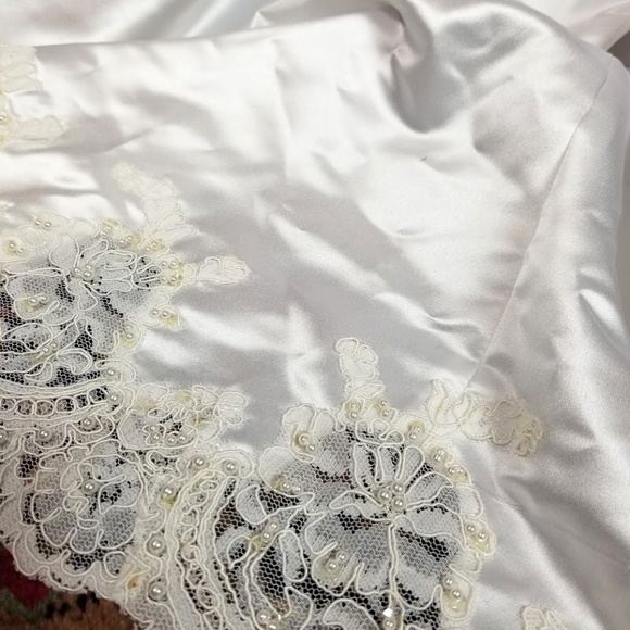 BEAUTIFUL WEDDING DRESS SIZE 16 - Picture 4 of 14